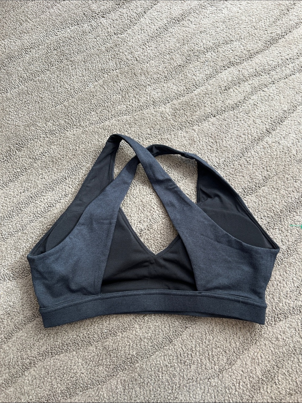 Ptula Bare V neck Sports Bra Size Large - Picture 4 of 6